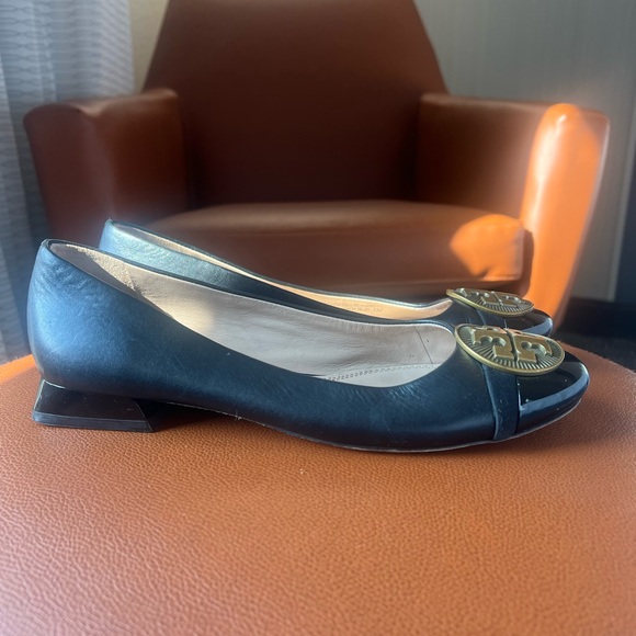 Tory Burch Minnie Low Block Heeled Shoes with Capped Toes Size 7 - Picture 4 of 11